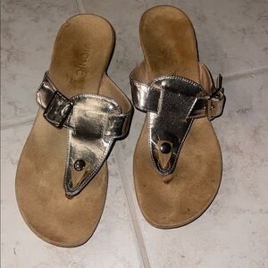 Vionic  Ginger Sandals Gold Wedge Thong Slip Ons Womens Size US 9